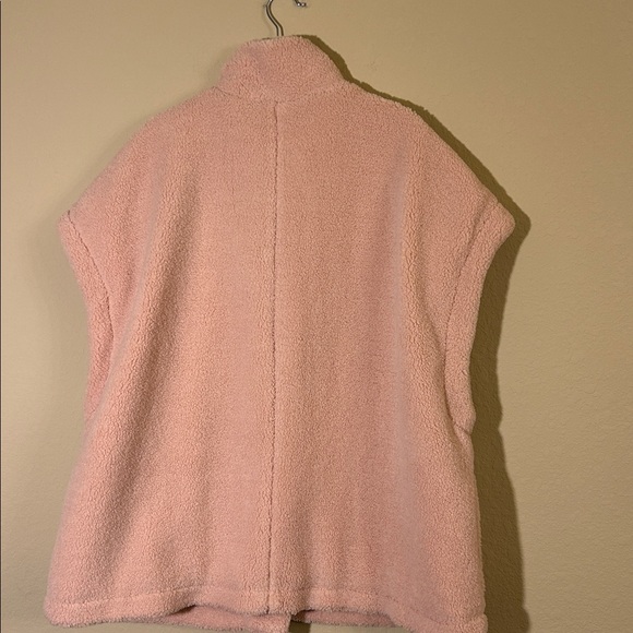 Women's Pink Oversized Sherpa Fluffy Vest Button
Size XL - Picture 3 of 7